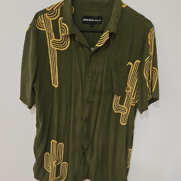 Molokai Men's Olive Cactus Print Casual Shirt - Picture 1 of 6